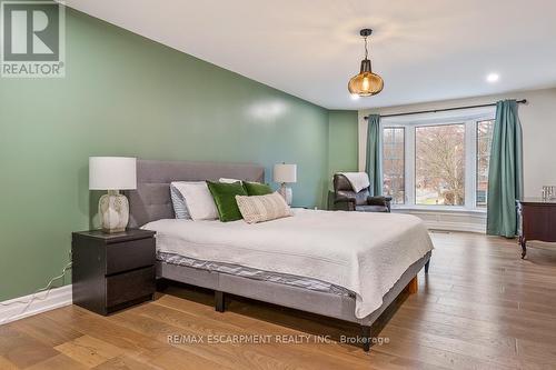 1 Parkway Place, Hamilton, ON - Indoor Photo Showing Bedroom