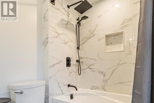 1 Parkway Place, Hamilton, ON - Indoor Photo Showing Bathroom