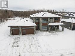 671 BALLYCASTLE CRESCENT Ottawa, ON K1X 0A3