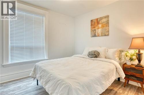 Bedroom featuring wood finished floors - 37 Cliff Avenue, Hamilton, ON - Indoor Photo Showing Bedroom