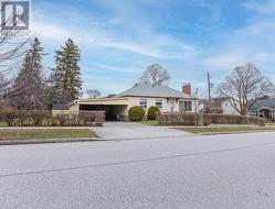1 SNARESBROOK DRIVE Toronto, ON M9W 2N5