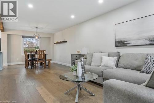 1 Parkway Place, Hamilton, ON - Indoor Photo Showing Living Room