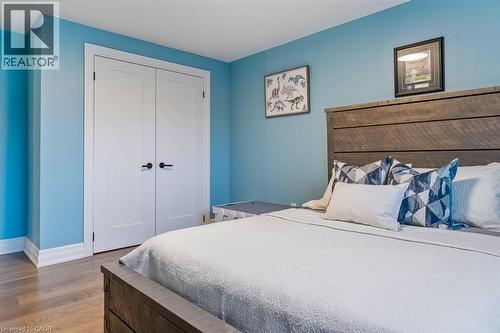 1 Parkway Place, Hamilton, ON - Indoor Photo Showing Bedroom