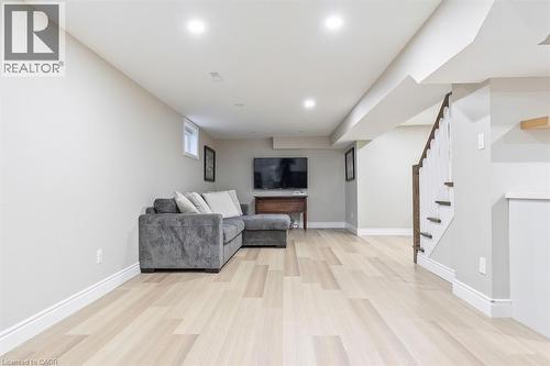 1 Parkway Place, Hamilton, ON - Indoor