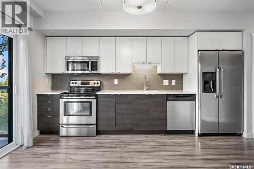 504 550 4Th Avenue N, Saskatoon, SK - Indoor Photo Showing Kitchen With Stainless Steel Kitchen With Upgraded Kitchen
