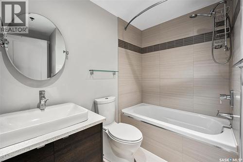 504 550 4Th Avenue N, Saskatoon, SK - Indoor Photo Showing Bathroom