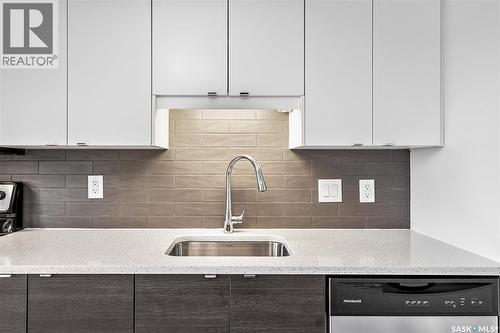 504 550 4Th Avenue N, Saskatoon, SK - Indoor Photo Showing Kitchen With Upgraded Kitchen