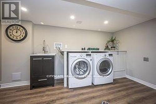 885 Long Drive, Burlington, ON - Indoor Photo Showing Laundry Room