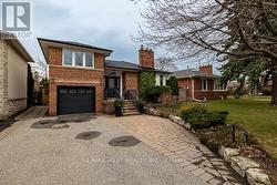 17 SAYBROOK AVENUE  Toronto, ON M8Z 2V3