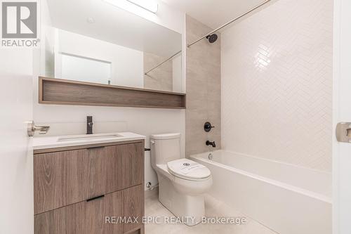 613 - 8888 Yonge Street, Richmond Hill, ON - Indoor Photo Showing Bathroom