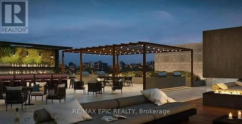 613 - 8888 Yonge Street, Richmond Hill, ON - Outdoor