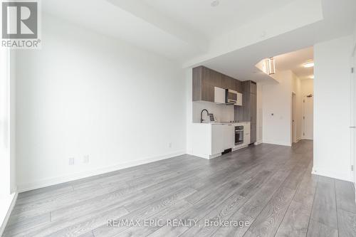 613 - 8888 Yonge Street, Richmond Hill, ON - Indoor Photo Showing Kitchen