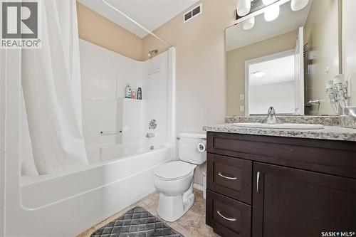 215 Snell Crescent, Saskatoon, SK - Indoor Photo Showing Bathroom