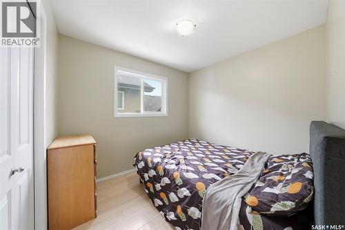 215 Snell Crescent, Saskatoon, SK - Indoor Photo Showing Bedroom