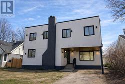 E - 131 CAMELIA AVENUE Ottawa, ON K1K 2X5