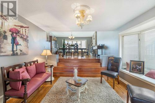 68 Pine Street S, Thorold (Thorold Downtown), ON - Indoor Photo Showing Living Room