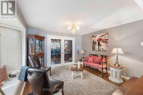 68 Pine Street S, Thorold (Thorold Downtown), ON - Indoor Photo Showing Living Room