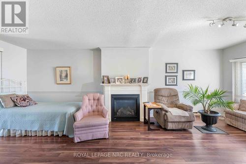 68 Pine Street S, Thorold (Thorold Downtown), ON - Indoor With Fireplace