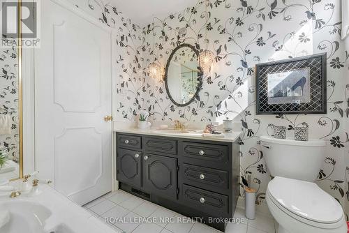 68 Pine Street S, Thorold (Thorold Downtown), ON - Indoor Photo Showing Bathroom