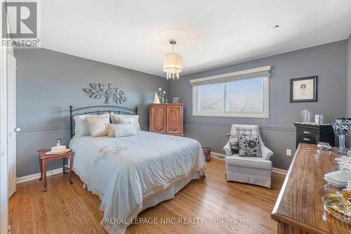 68 Pine Street S, Thorold (Thorold Downtown), ON - Indoor Photo Showing Bedroom