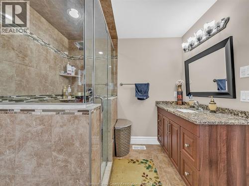 4795 Periwinkle Crescent, Windsor, ON - Indoor Photo Showing Bathroom