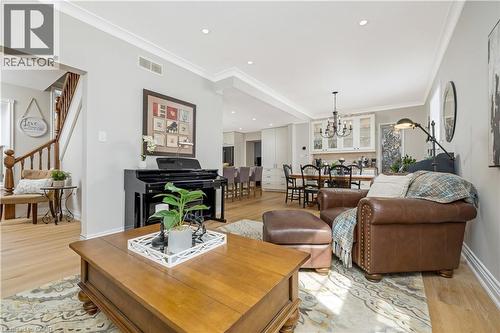 6827 Second Line, Fergus, ON - Indoor Photo Showing Living Room