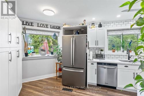 5090 Baldwin Street S, Whitby (Taunton North), ON - Indoor Photo Showing Kitchen