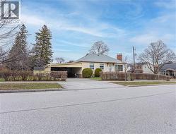 1 SNARESBROOK Drive Toronto, ON M9W 2N5