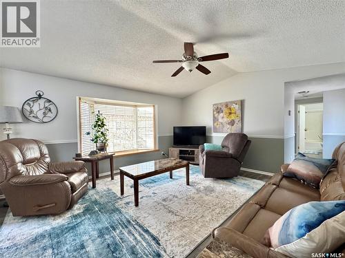 317 Riedel Avenue E, Langenburg, SK - Indoor Photo Showing Living Room