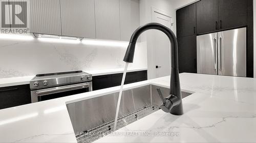 5 Vern Robertson Gate, Uxbridge, ON - Indoor Photo Showing Kitchen With Double Sink