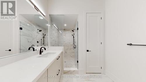 5 Vern Robertson Gate, Uxbridge, ON - Indoor Photo Showing Bathroom