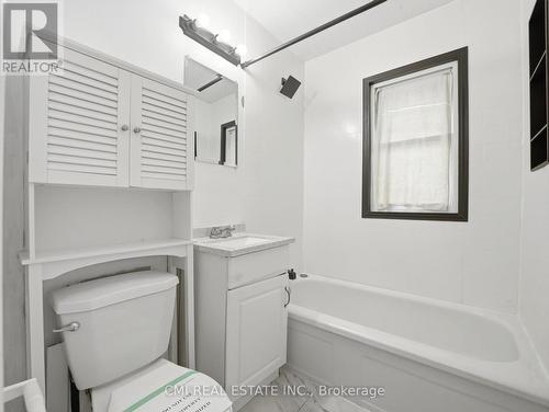 97 Stewart Avenue, Cambridge, ON - Indoor Photo Showing Bathroom