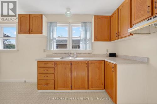 944 Eve Street, Ottawa, ON - Indoor Photo Showing Kitchen