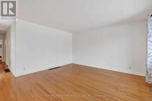 944 Eve Street, Ottawa, ON - Indoor Photo Showing Other Room