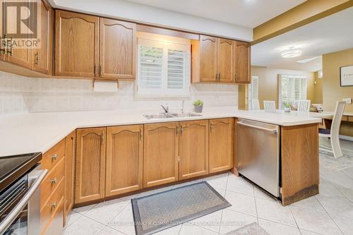 466 Dicenzo Drive, Hamilton, ON - Indoor Photo Showing Kitchen With Double Sink