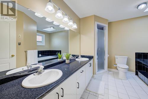 466 Dicenzo Drive, Hamilton, ON - Indoor Photo Showing Bathroom