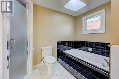 466 Dicenzo Drive, Hamilton, ON - Indoor Photo Showing Bathroom