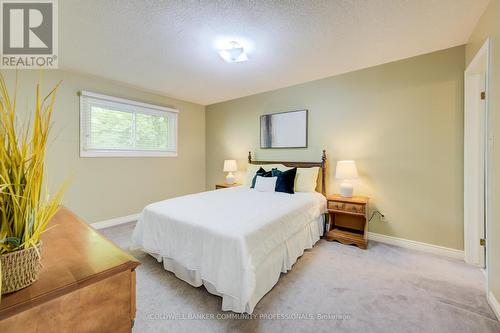 466 Dicenzo Drive, Hamilton, ON - Indoor Photo Showing Bedroom