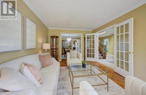 466 Dicenzo Drive, Hamilton, ON - Indoor Photo Showing Living Room