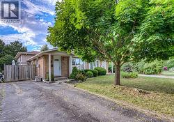 483 KINGSCOURT Drive Unit# A Waterloo, ON N2K 2X9