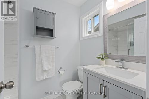 15 Smith Drive, Halton Hills, ON - Indoor Photo Showing Bathroom