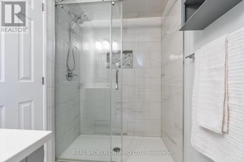 15 Smith Drive, Halton Hills, ON - Indoor Photo Showing Bathroom