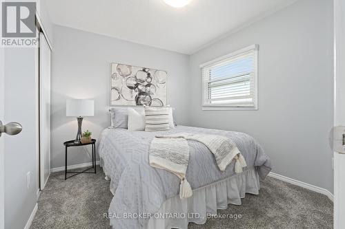 15 Smith Drive, Halton Hills, ON - Indoor Photo Showing Bedroom