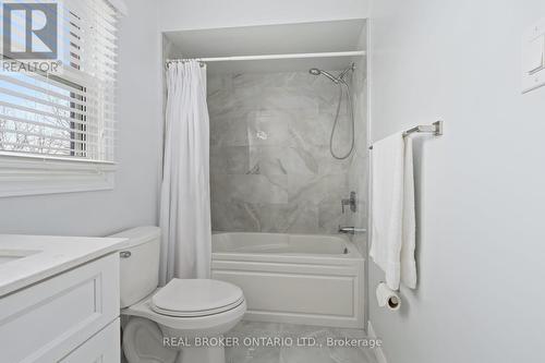 15 Smith Drive, Halton Hills, ON - Indoor Photo Showing Bathroom