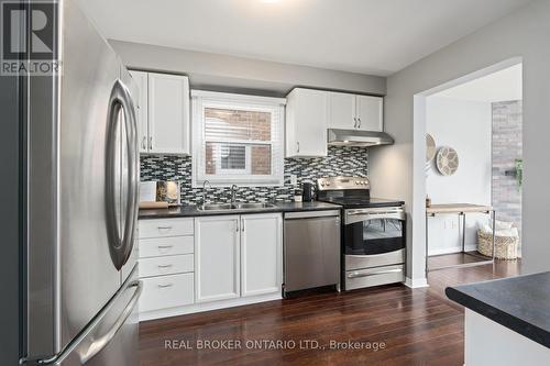 15 Smith Drive, Halton Hills, ON - Indoor Photo Showing Kitchen With Stainless Steel Kitchen With Double Sink With Upgraded Kitchen