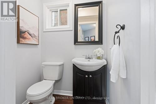 15 Smith Drive, Halton Hills, ON - Indoor Photo Showing Bathroom