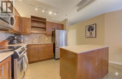 404 King Street W Unit# 607, Kitchener, ON - Indoor Photo Showing Kitchen With Stainless Steel Kitchen