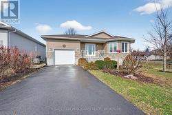 112 MAPLECROFT COURT  Gananoque, ON K7G 0A6
