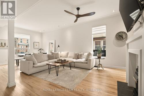 349 Frank Street, Ottawa, ON - Indoor Photo Showing Living Room