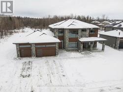 671 BALLYCASTLE CRESCENT Ottawa, ON K1X 0A3